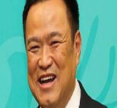 رئيس وزراء تايلاند يطالب البنوك بتخفيف شروط الإقراض للمشروعات الصغيرة 